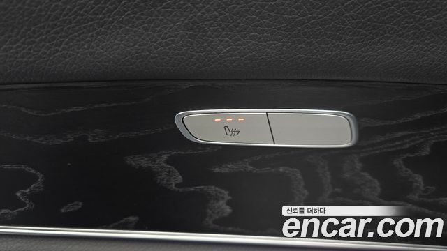 Mercedes-Benz E-Class E220d 4MATIC Avantgarde