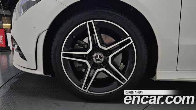 Mercedes-Benz CLA-Class CLA250 4MATIC