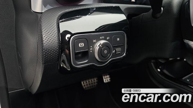 Mercedes-Benz CLA-Class CLA250 4MATIC