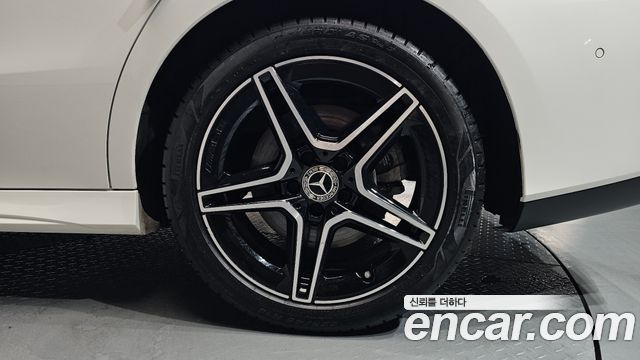 Mercedes-Benz CLA-Class CLA250 4MATIC