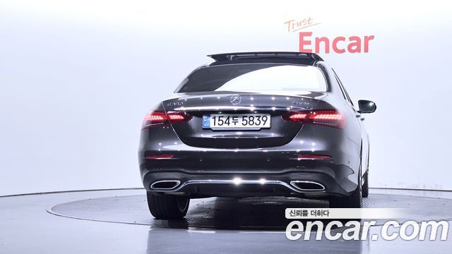 Mercedes-Benz E-Class E350 4MATIC AMG Line