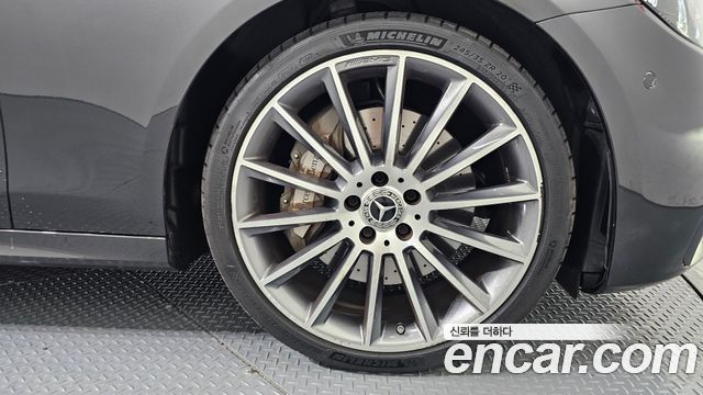 Mercedes-Benz E-Class E350 4MATIC AMG Line