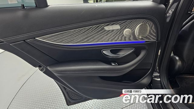 Mercedes-Benz E-Class E350 4MATIC AMG Line