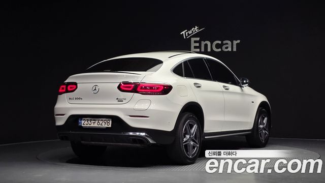 Mercedes-Benz GLC-Class GLC300e 4MATIC Coupe
