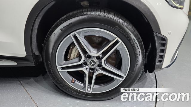 Mercedes-Benz GLC-Class GLC300e 4MATIC Coupe