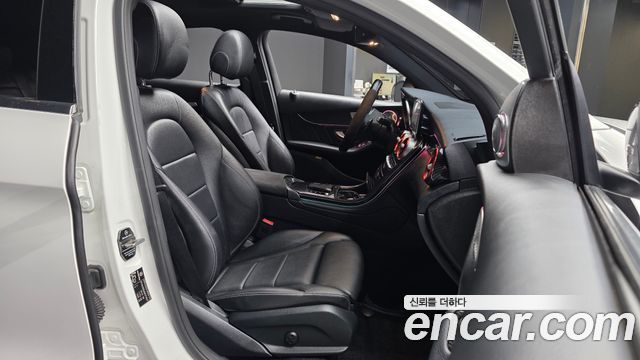 Mercedes-Benz GLC-Class GLC300e 4MATIC Coupe
