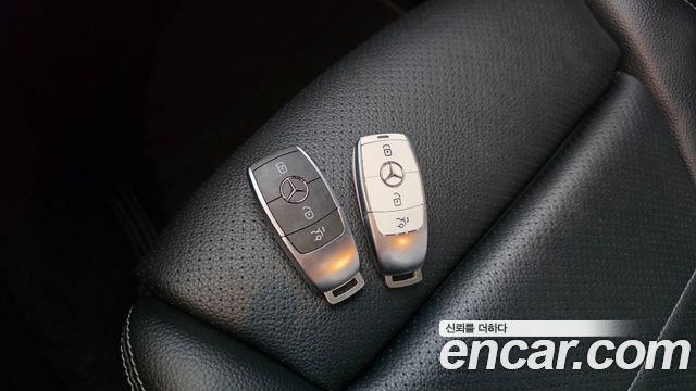 Mercedes-Benz GLC-Class GLC300e 4MATIC Coupe