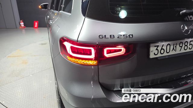 Mercedes-Benz GLB-Class GLB250 4MATIC