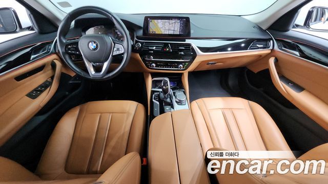BMW 5-Series 520i Luxury