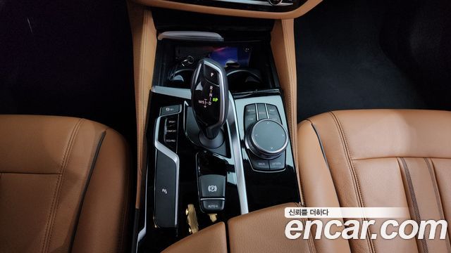 BMW 5-Series 520i Luxury