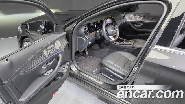 Mercedes-Benz E-Class E350 4MATIC AMG Line