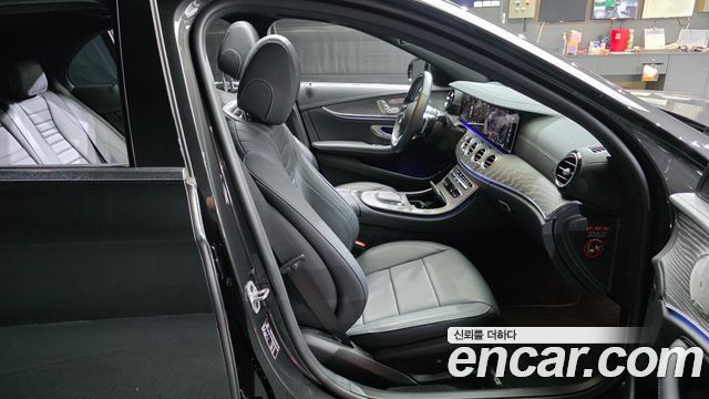 Mercedes-Benz E-Class E350 4MATIC AMG Line