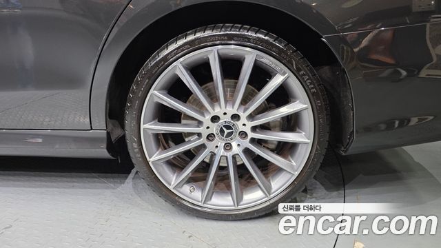 Mercedes-Benz E-Class E350 4MATIC AMG Line