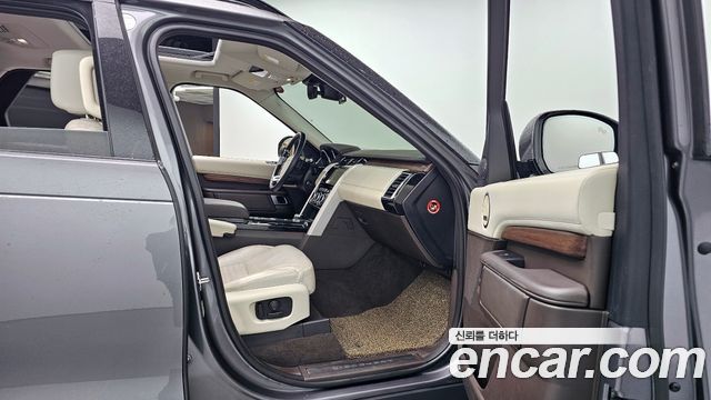 Land Rover Discovery 3.0 TD6 HSE Luxury
