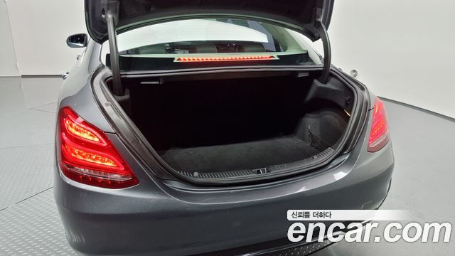 Mercedes-Benz C-Class C200 Avantgarde