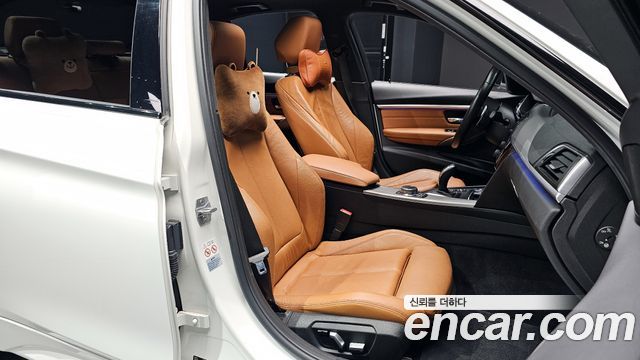 BMW 3-Series 330i M Sport Shadow