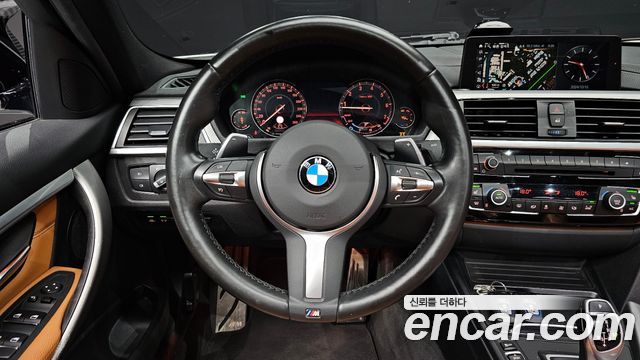 BMW 3-Series 330i M Sport Shadow
