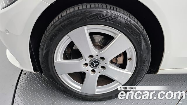 Mercedes-Benz C-Class C200
