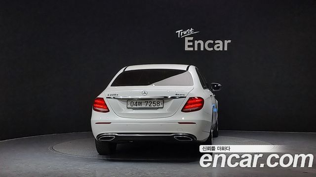Mercedes-Benz E-Class E220d 4MATIC Avantgarde