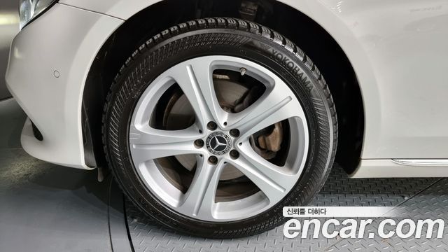 Mercedes-Benz E-Class E220d 4MATIC Avantgarde