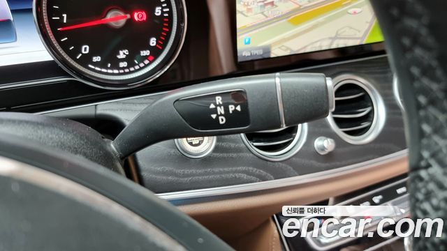 Mercedes-Benz E-Class E220d 4MATIC Avantgarde