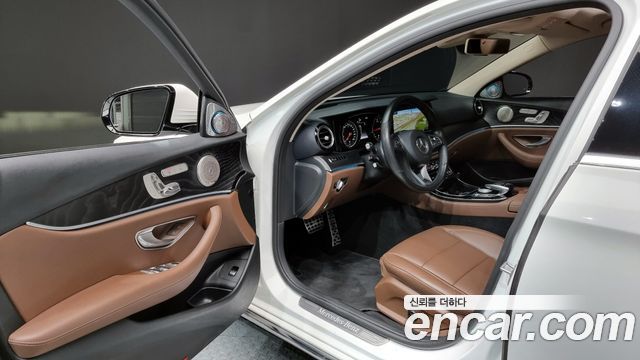 Mercedes-Benz E-Class E220d 4MATIC Avantgarde