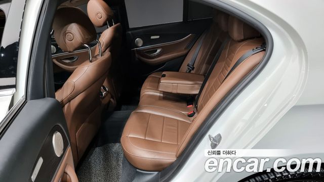Mercedes-Benz E-Class E220d 4MATIC Avantgarde