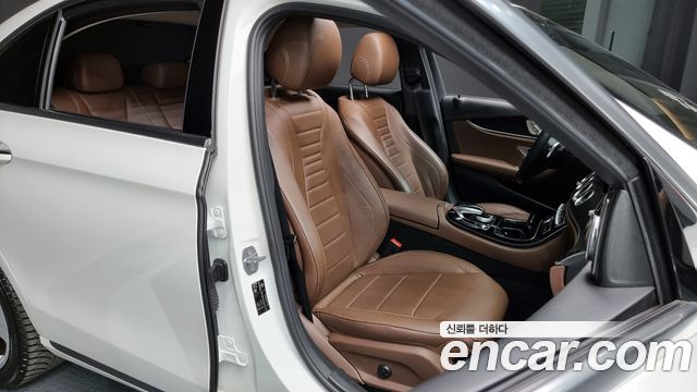 Mercedes-Benz E-Class E220d 4MATIC Avantgarde