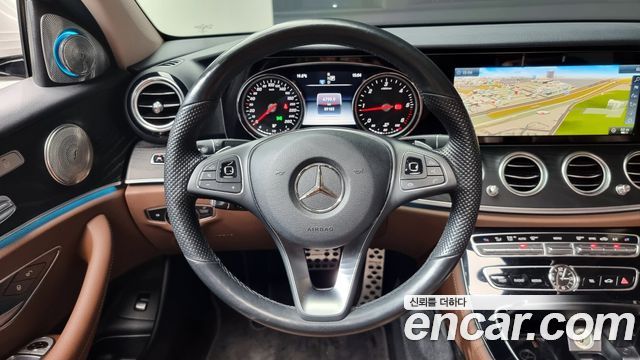 Mercedes-Benz E-Class E220d 4MATIC Avantgarde