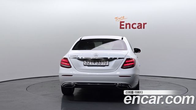 Mercedes-Benz E-Class E220d Exclusive