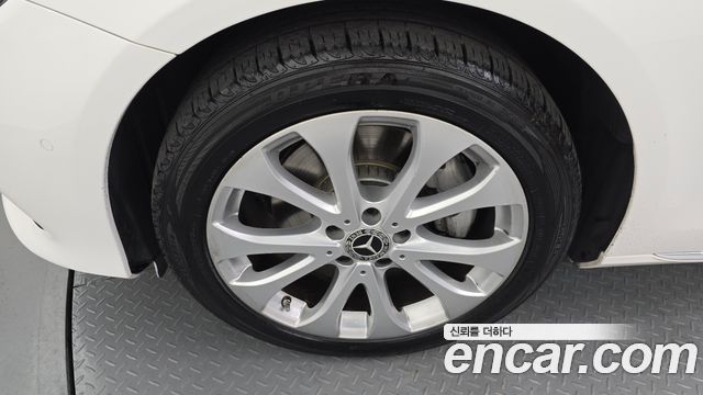 Mercedes-Benz E-Class E220d Exclusive