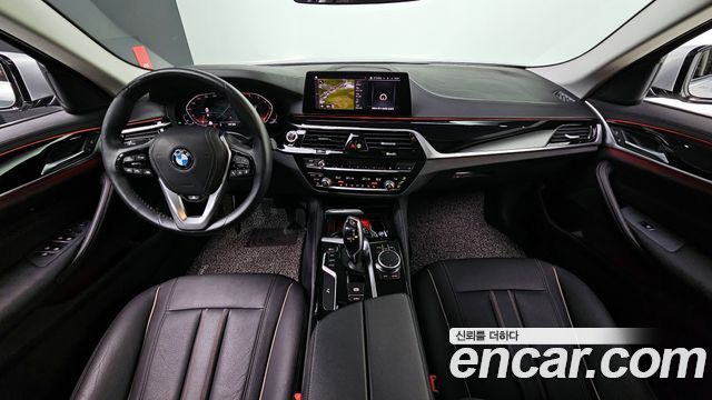 BMW 5-Series 520i Luxury