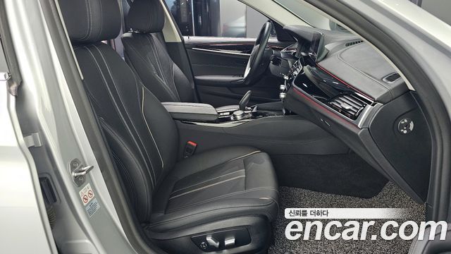 BMW 5-Series 520i Luxury
