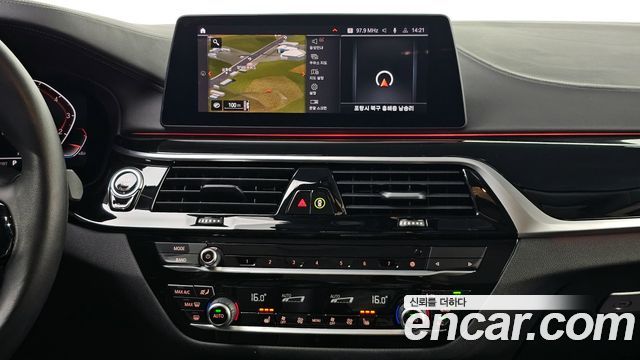 BMW 5-Series 520i Luxury