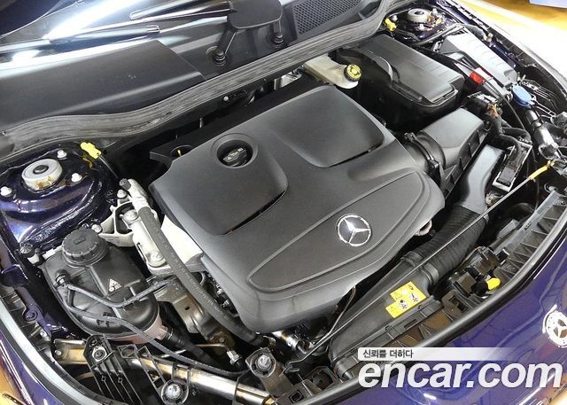 Mercedes-Benz CLA-Class CLA220 AMG Line