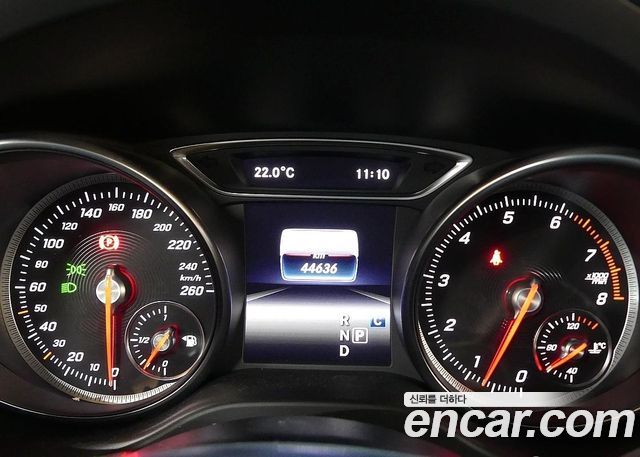Mercedes-Benz CLA-Class CLA220 AMG Line