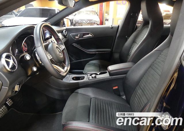 Mercedes-Benz CLA-Class CLA220 AMG Line
