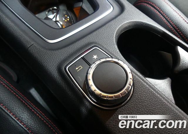Mercedes-Benz CLA-Class CLA220 AMG Line