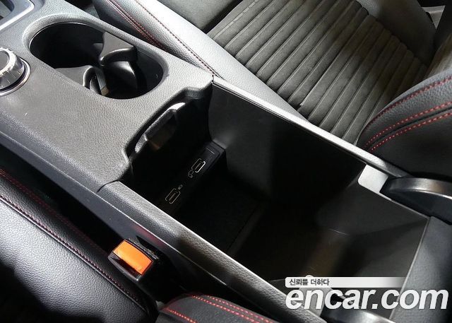 Mercedes-Benz CLA-Class CLA220 AMG Line
