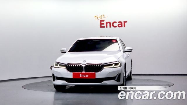 BMW 5-Series 530i xDrive Luxury