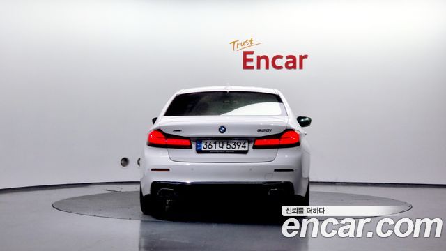 BMW 5-Series 530i xDrive Luxury