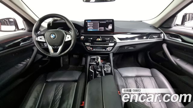 BMW 5-Series 530i xDrive Luxury