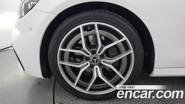 Mercedes-Benz E-Class E220d 4MATIC AMG Line