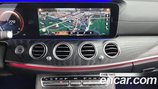 Mercedes-Benz E-Class E220d 4MATIC AMG Line