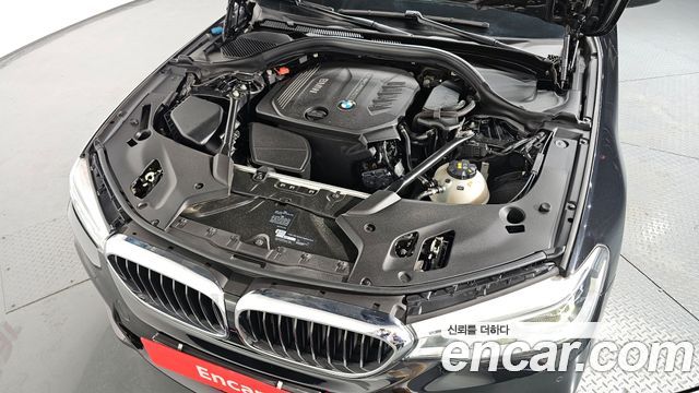 BMW 5-Series 520d xDrive M Sport Package