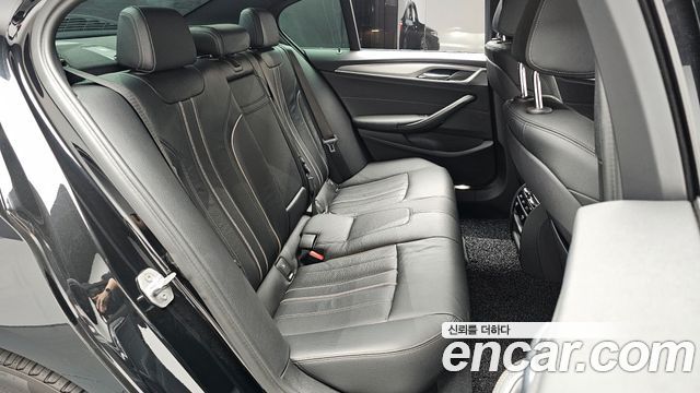 BMW 5-Series 520d xDrive M Sport Package