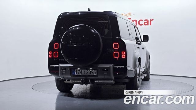 Land Rover Defender 130 D300 X-Dynamic HSE