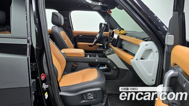 Land Rover Defender 130 D300 X-Dynamic HSE