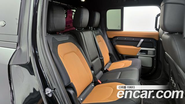 Land Rover Defender 130 D300 X-Dynamic HSE