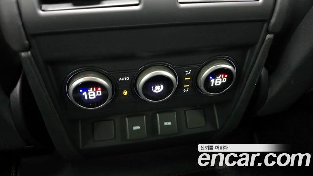 Land Rover Defender 130 D300 X-Dynamic HSE